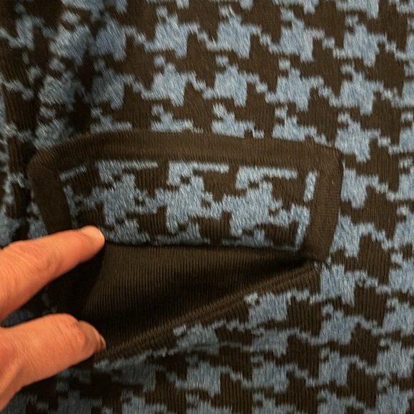 Pendleton houndstooth zip up sweater, size small - Picture 4 of 7